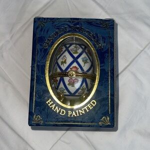 My Treasure Porcelain Fabulous Egg White w/Flowers Blue Lines Trinket Box